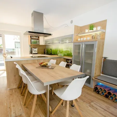 Finest Penthouse Waterside Zell am See